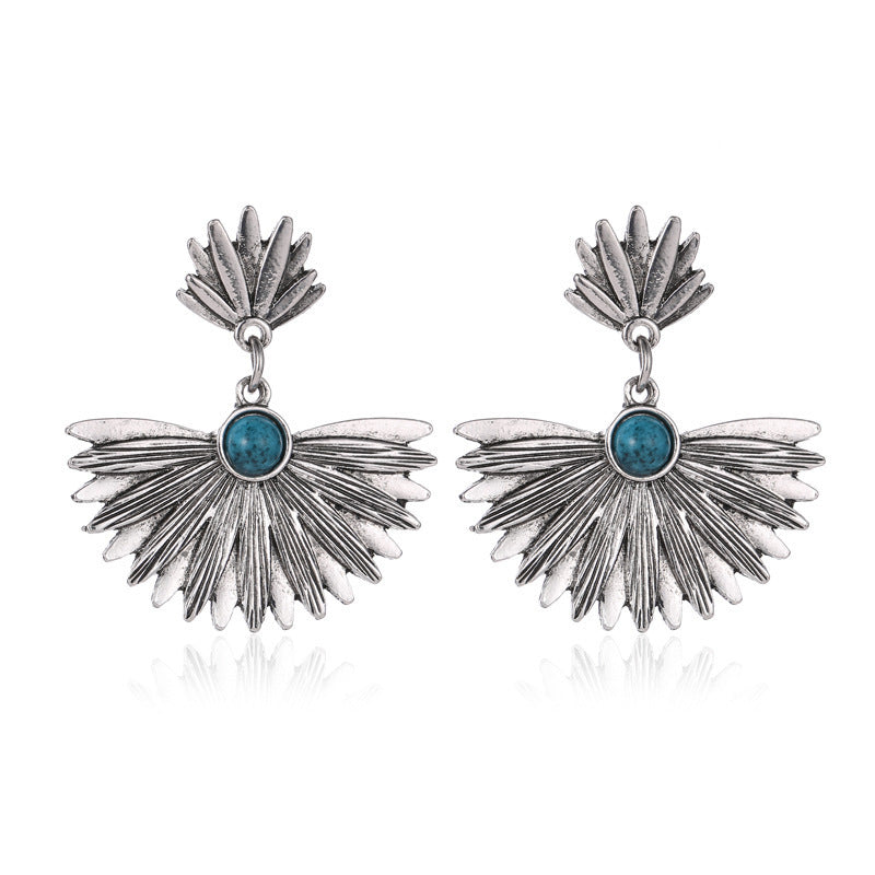 Wholesale Retro Metal Hollow Flower Bohemian Carved Court Style Earrings